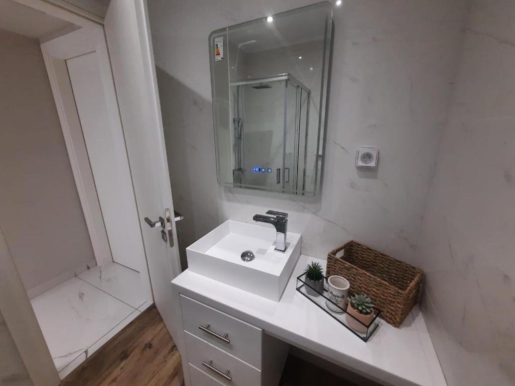 Agora Luxury Apartment 4