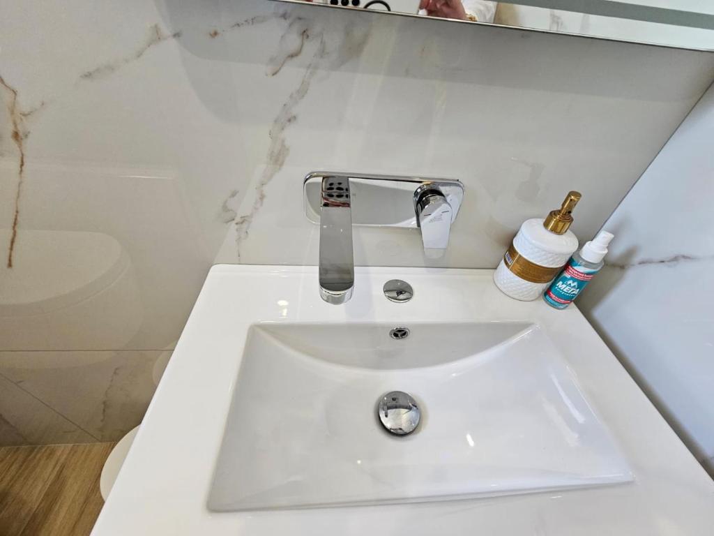 Agora Luxury Apartment 8